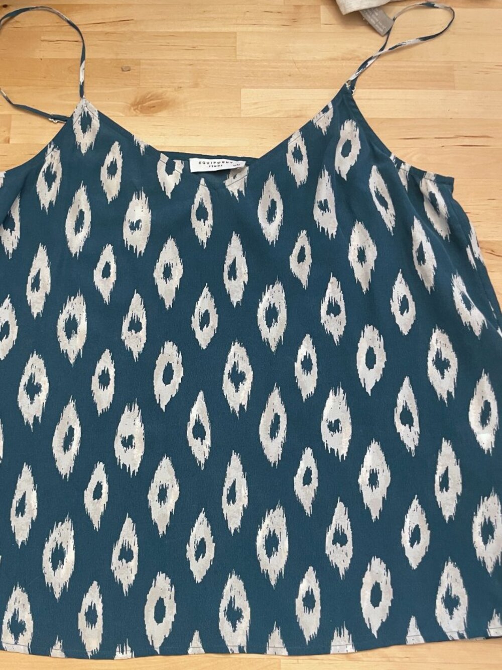 Equipment Femme 100% Silk Ikat Camisole Tank Sz M Quiet Luxury Indie Sleek Boho